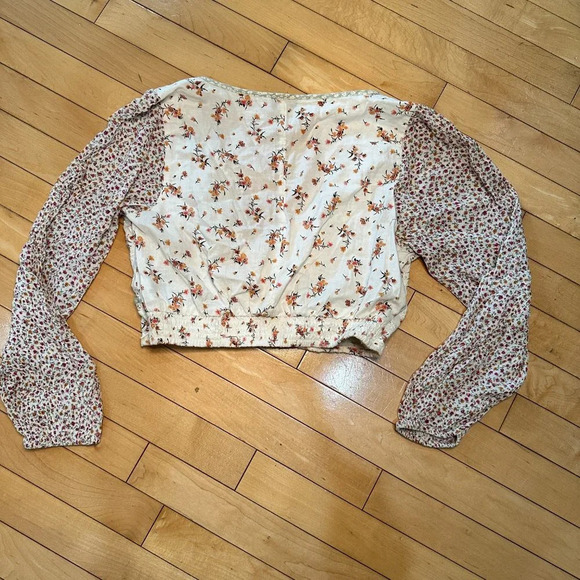 AMERICAN EAGLE Eyelet Mixed Print Cross Front Crop Top Blouse - small - Picture 5 of 8